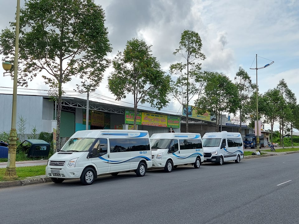 Dịch vụ đưa khách đến sân bay là một trong Các loại hình dịch vụ xe 16 chỗ tại sân bay Tân Sơn Nhất