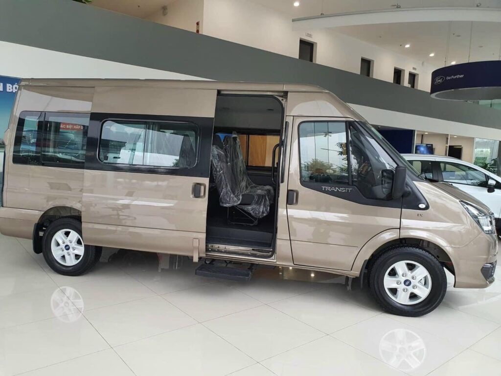 Những Lưu ý quan trọng khi đặt xe 16 chỗ đón khách đoàn lớn sân bay Tân Sơn Nhất